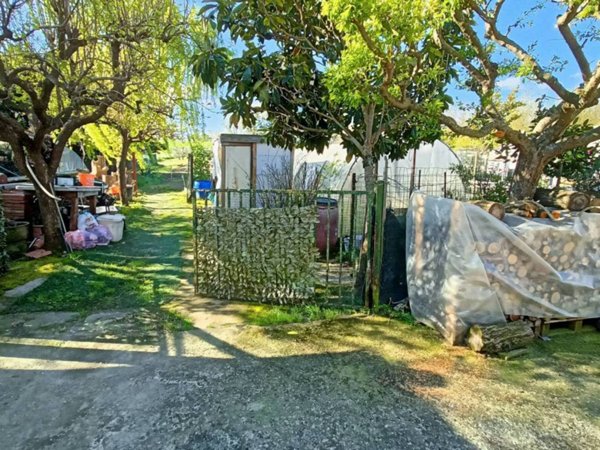 negozio in vendita a Santa Maria a Monte in zona Montecalvoli