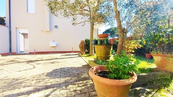 casa indipendente in vendita a Santa Maria a Monte