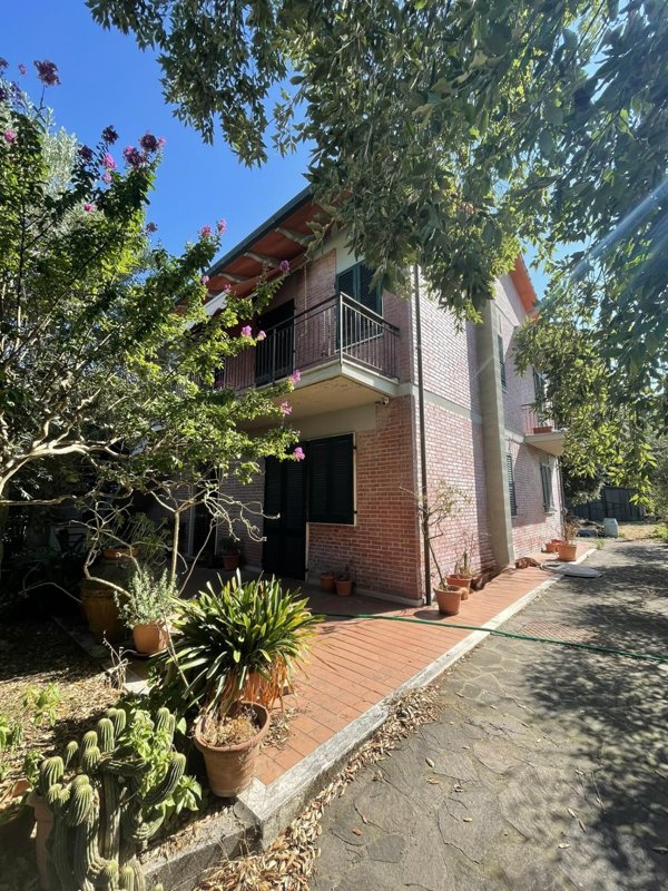 casa indipendente in vendita a Santa Maria a Monte