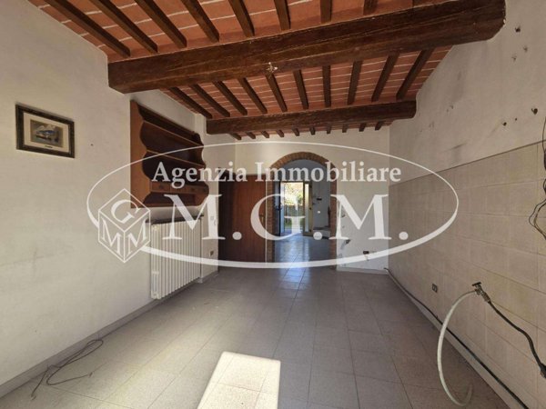 intera palazzina in vendita a Santa Maria a Monte in zona Montecalvoli