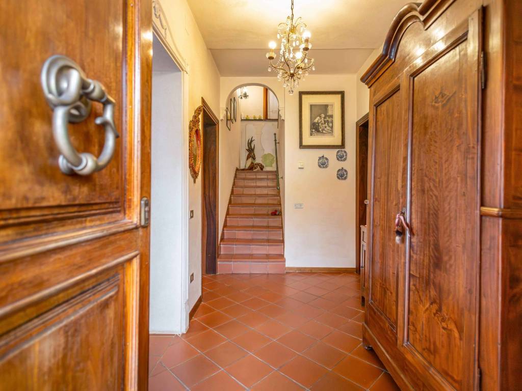 casa indipendente in vendita a Santa Maria a Monte in zona Cinque Case