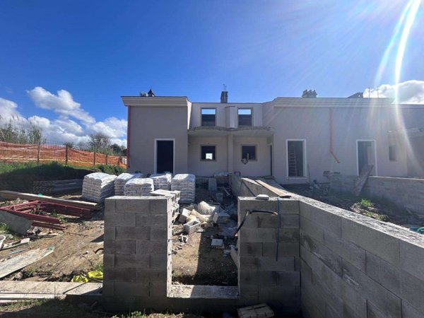 casa indipendente in vendita a Santa Maria a Monte in zona Pregiuntino
