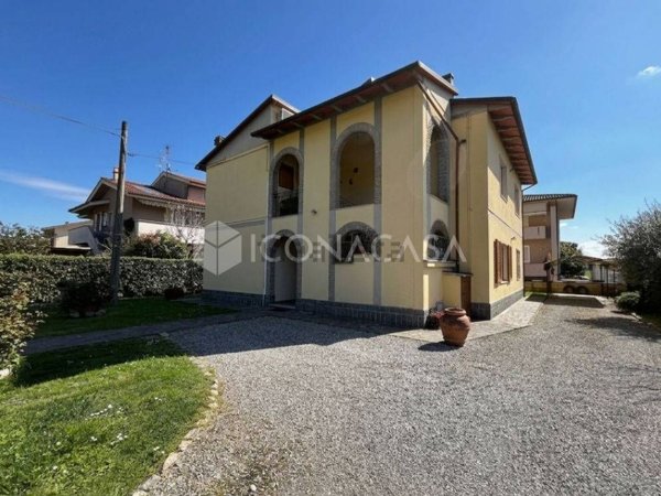 appartamento in vendita a Santa Maria a Monte in zona Montecalvoli