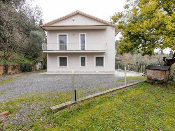 casa indipendente in vendita a Santa Maria a Monte