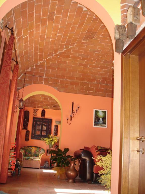 casa indipendente in vendita a Santa Maria a Monte in zona Montecalvoli