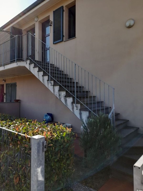 appartamento in vendita a Santa Maria a Monte in zona Montecalvoli