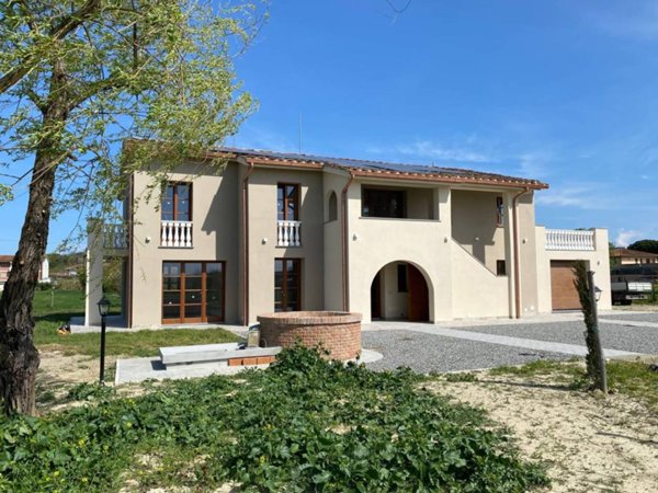 casa indipendente in vendita a Santa Maria a Monte in zona Cinque Case