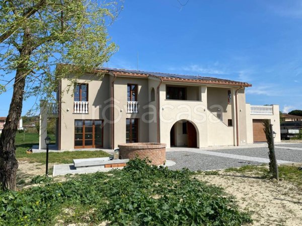 casa indipendente in vendita a Santa Maria a Monte in zona Cinque Case