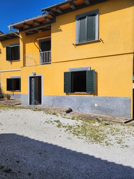 intera palazzina in vendita a Santa Maria a Monte