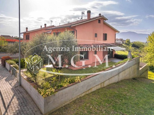 casa indipendente in vendita a Santa Maria a Monte