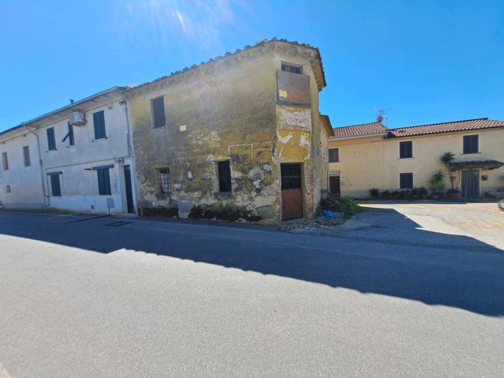 casa indipendente in vendita a Santa Maria a Monte in zona Cerretti