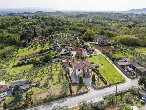 casa indipendente in vendita a Santa Maria a Monte