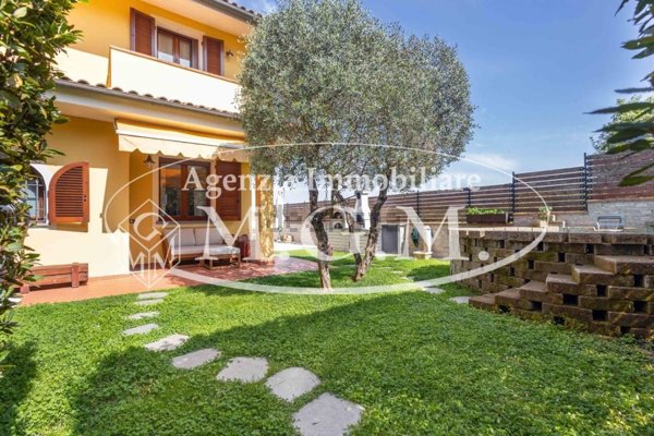casa indipendente in vendita a Santa Maria a Monte