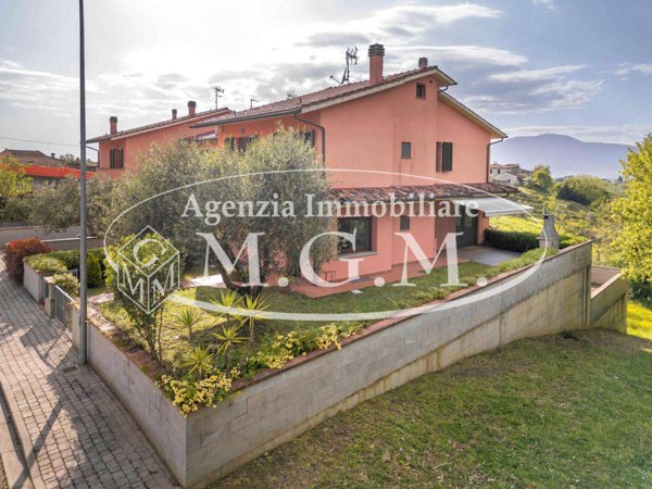 casa indipendente in vendita a Santa Maria a Monte in zona Pregiuntino