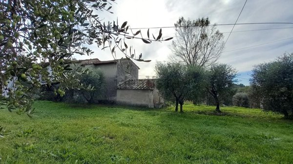 casa indipendente in vendita a Santa Maria a Monte