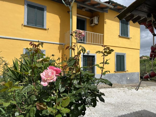 casa indipendente in vendita a Santa Maria a Monte