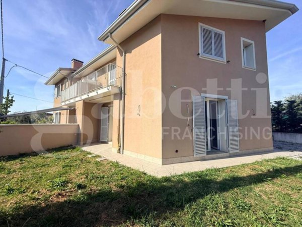 casa indipendente in vendita a Santa Maria a Monte in zona Cerretti