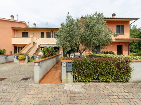 casa indipendente in vendita a Santa Maria a Monte in zona Pregiuntino