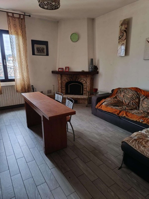 appartamento in vendita a Santa Maria a Monte in zona Pregiuntino