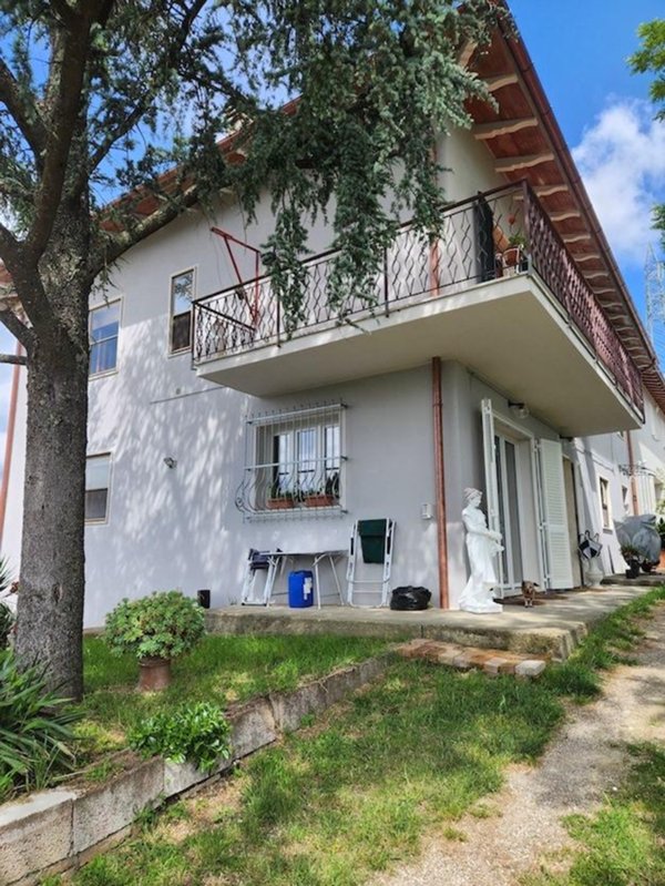casa indipendente in vendita a Santa Maria a Monte in zona Pregiuntino