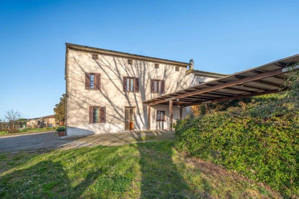 intera palazzina in vendita a Santa Maria a Monte in zona Pregiuntino