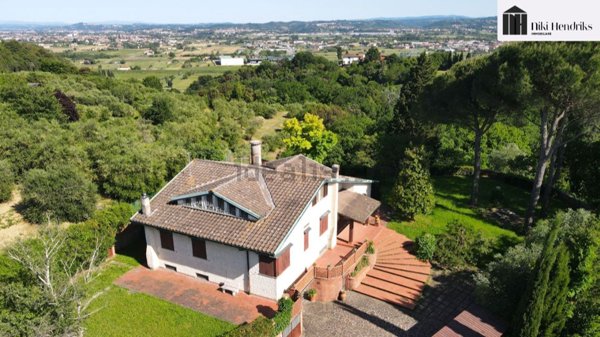 casa indipendente in vendita a Santa Maria a Monte