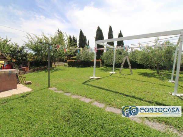 casa indipendente in vendita a Santa Maria a Monte in zona Montecalvoli