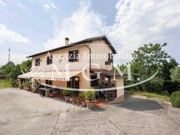 casa indipendente in vendita a Santa Maria a Monte