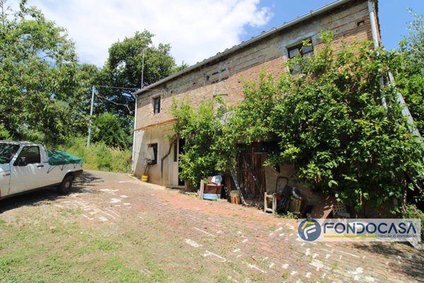 casa indipendente in vendita a Santa Maria a Monte