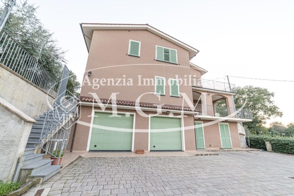 casa indipendente in vendita a Santa Maria a Monte in zona Cerretti