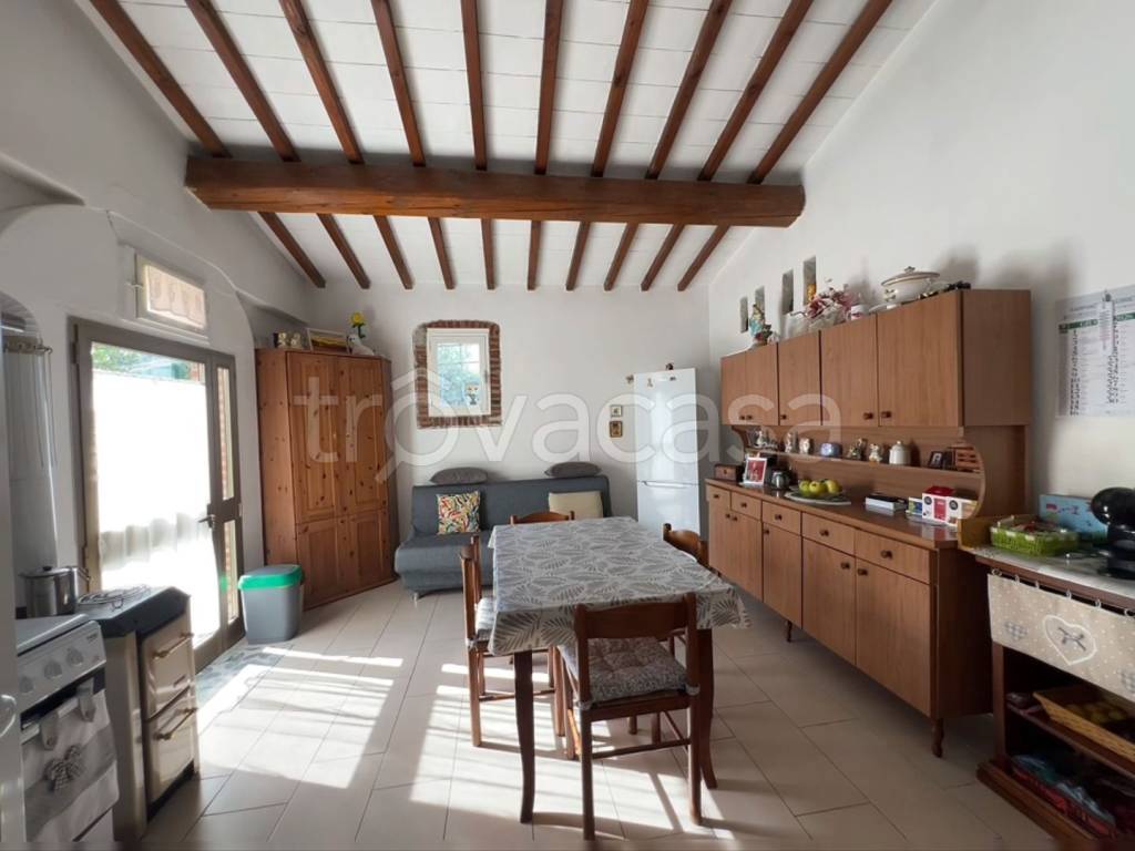 casa indipendente in vendita a Santa Maria a Monte in zona Pregiuntino
