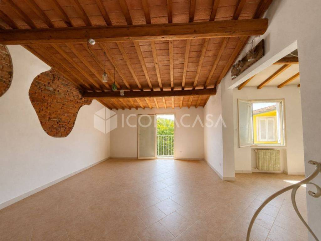 casa indipendente in vendita a Santa Maria a Monte in zona Pregiuntino
