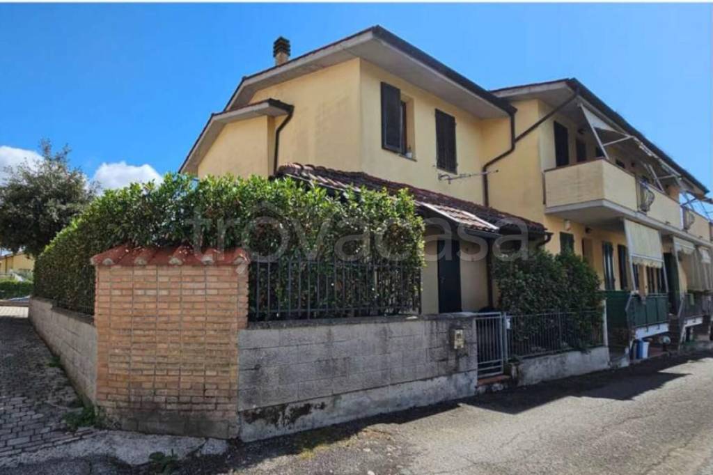 appartamento in vendita a Santa Maria a Monte in zona Pregiuntino