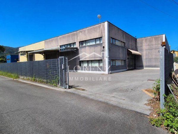 locale commerciale in vendita a Santa Maria a Monte in zona San Donato