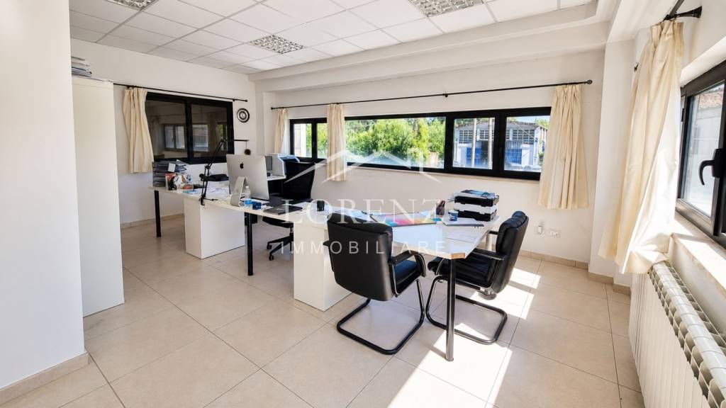 locale commerciale in vendita a Santa Maria a Monte in zona San Donato