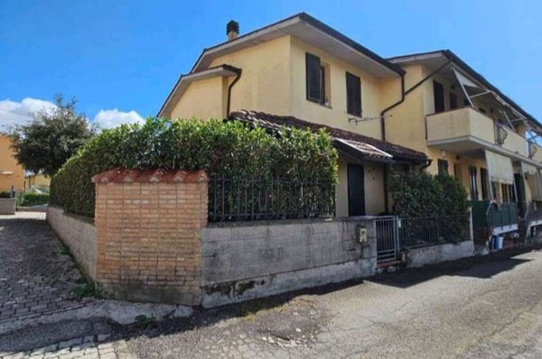casa indipendente in vendita a Santa Maria a Monte in zona Pregiuntino