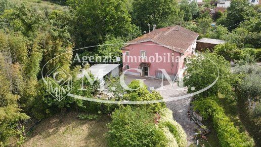 appartamento in vendita a Santa Maria a Monte in zona Pregiuntino