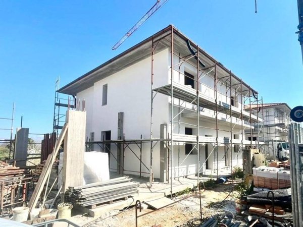casa indipendente in vendita a Santa Maria a Monte in zona Pregiuntino