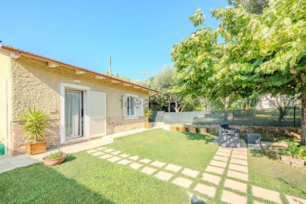 casa indipendente in vendita a Santa Maria a Monte in zona Pregiuntino
