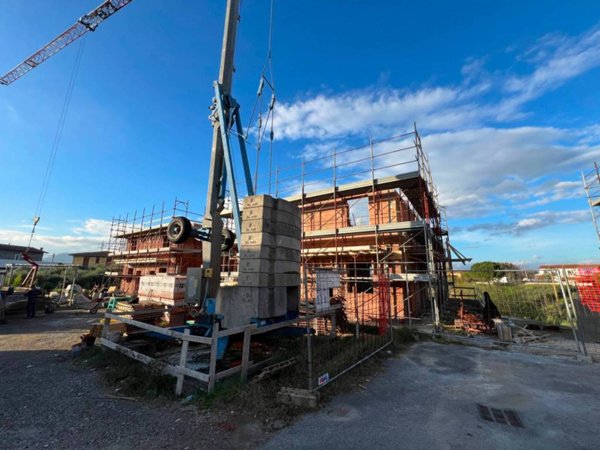 casa indipendente in vendita a Santa Maria a Monte in zona Pregiuntino