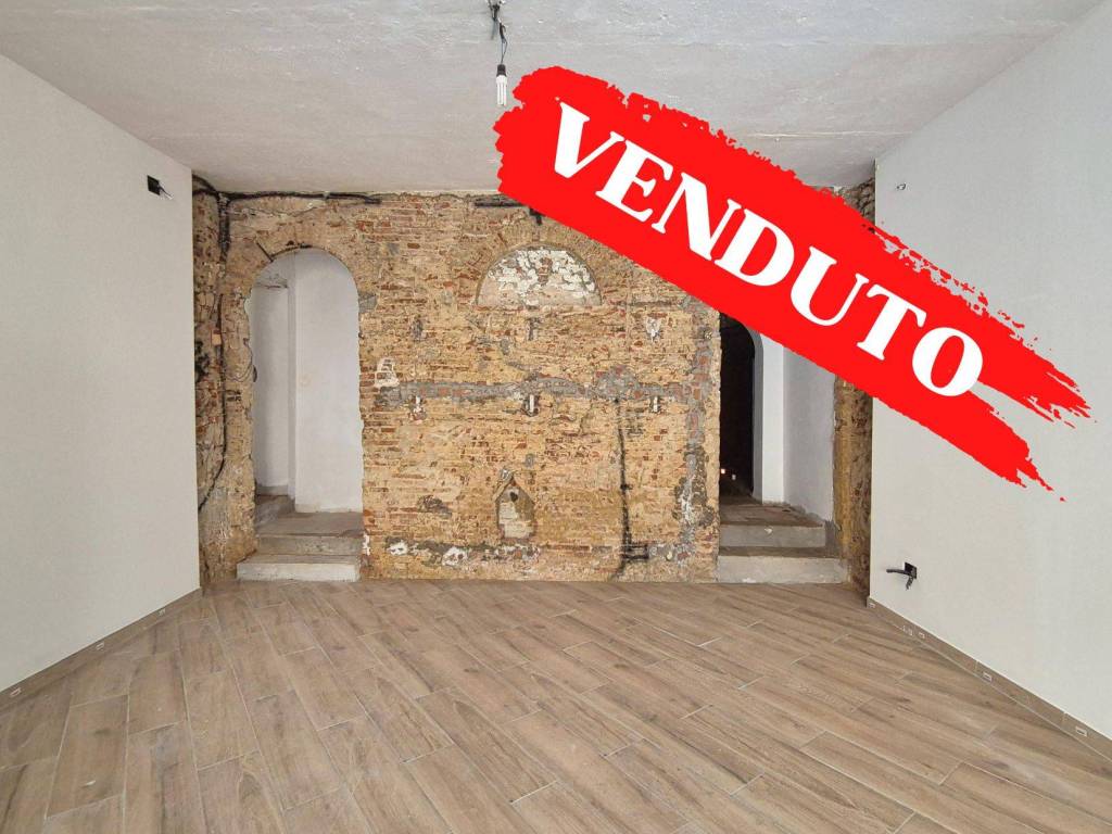 locale commerciale in vendita a Santa Maria a Monte in zona Pregiuntino