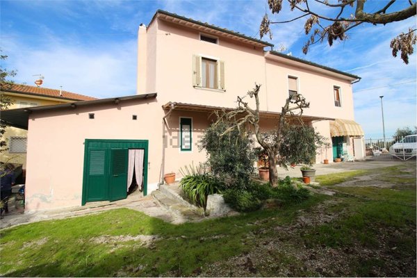casa indipendente in vendita a Santa Maria a Monte in zona Cerretti
