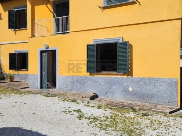 casa indipendente in vendita a Santa Maria a Monte in zona Pregiuntino