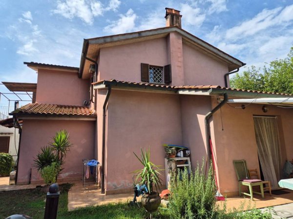 casa indipendente in vendita a Santa Maria a Monte in zona Cerretti
