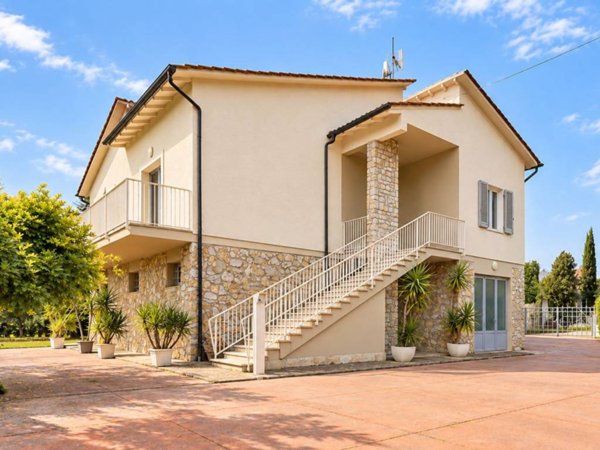 casa indipendente in vendita a Santa Maria a Monte