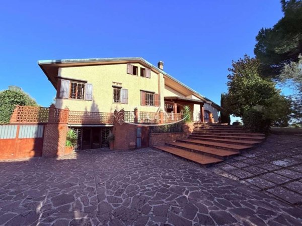 casa indipendente in vendita a Santa Maria a Monte in zona Pregiuntino