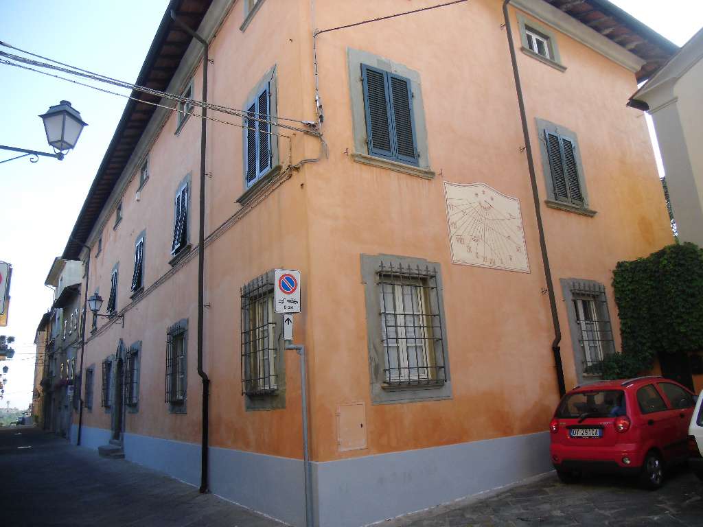 intera palazzina in vendita a Santa Maria a Monte in zona Montecalvoli