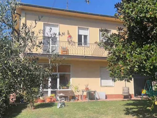 casa indipendente in vendita a Santa Maria a Monte in zona Pregiuntino