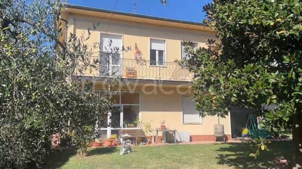 casa indipendente in vendita a Santa Maria a Monte in zona Pregiuntino
