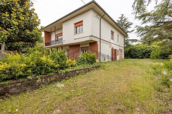 casa indipendente in vendita a Terricciola in zona Selvatelle